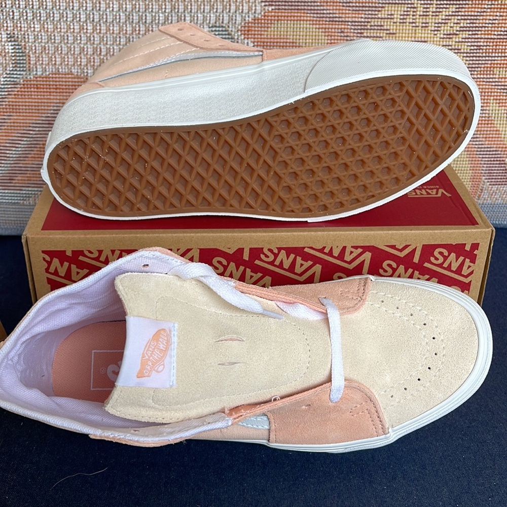 Vans Men’s Sk8-Hi Tapered Stacd
Color Block Peach
VN0A5JMKBOD
Platforms Sneakers - Picture 5 of 16